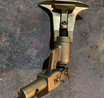 猴車抱索器鍛造與鑄造的區別 猴車抱索器鍛造與鑄造的區別